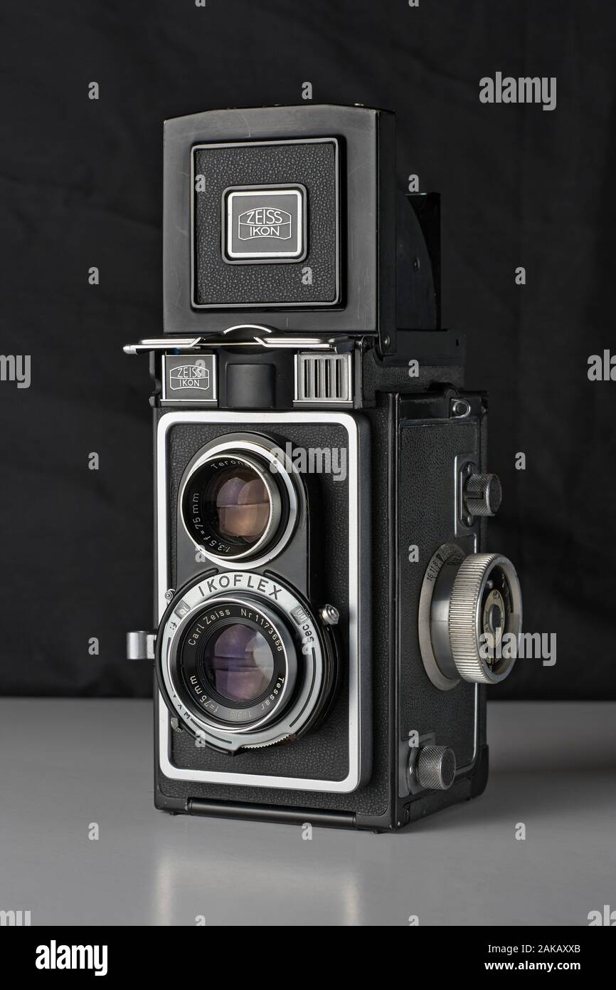 Zeiss Ikon camera TLR type, 6x6 medium format, Ikoflex Ic model. Stock Photo