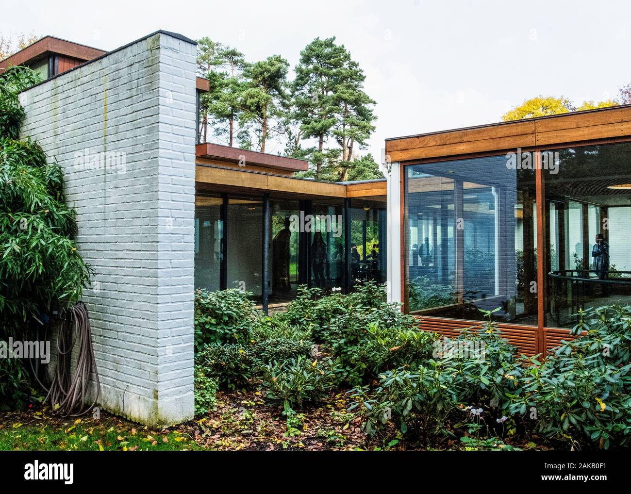 Så mange grad Milepæl Modern wing of Louisiana Museum of Modern Art on the shore of the Øresund  Sound, Humlebæk, Denmark Stock Photo - Alamy