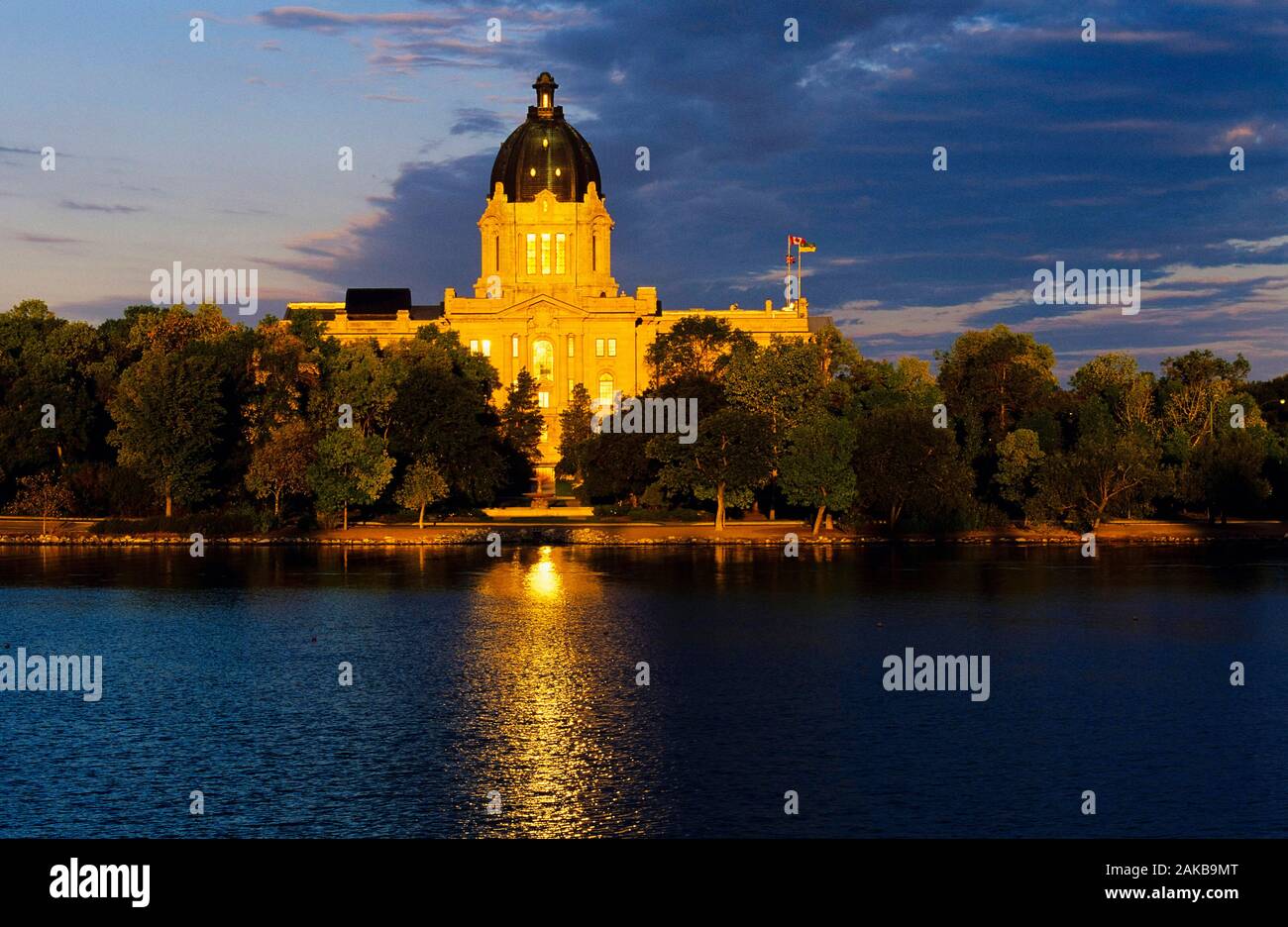 Saskatchewan Legislative Building across river at sunset, Regina, Saskatchewan, Canada Stock Photo