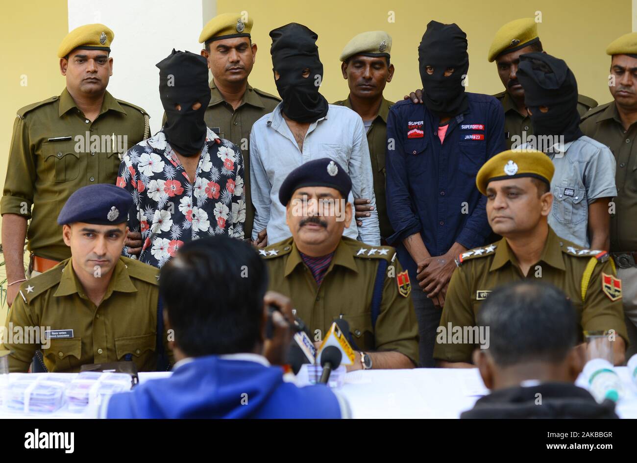 Beawar, India. 8th Jan 2020. Rajasthan police arrested a gang of four robbers. IPS Vikas Sangwan, RPS Heeralal Saini and CI Ramendra Singh along with his team presented the arrested robbers before