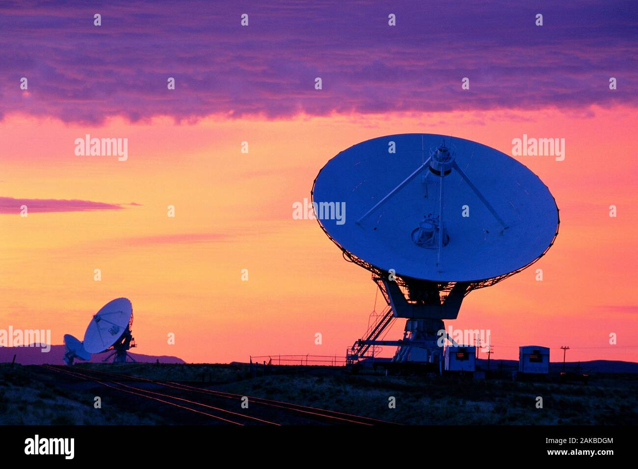 VLA Radio Telescope against sky at sunset, New Mexico, USA Stock Photo