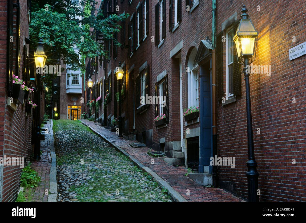 Steep narrow street in town, Acorn Street, Beacon Hill, Boston, Massachusetts, USA Stock Photo