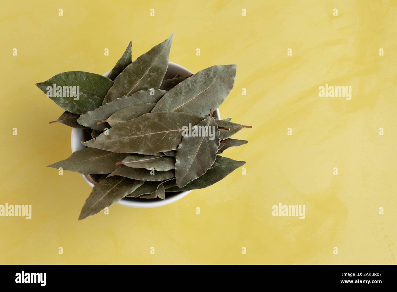 Dried bay leaves, aromatic seasoning ingredients Stock Photo Alamy