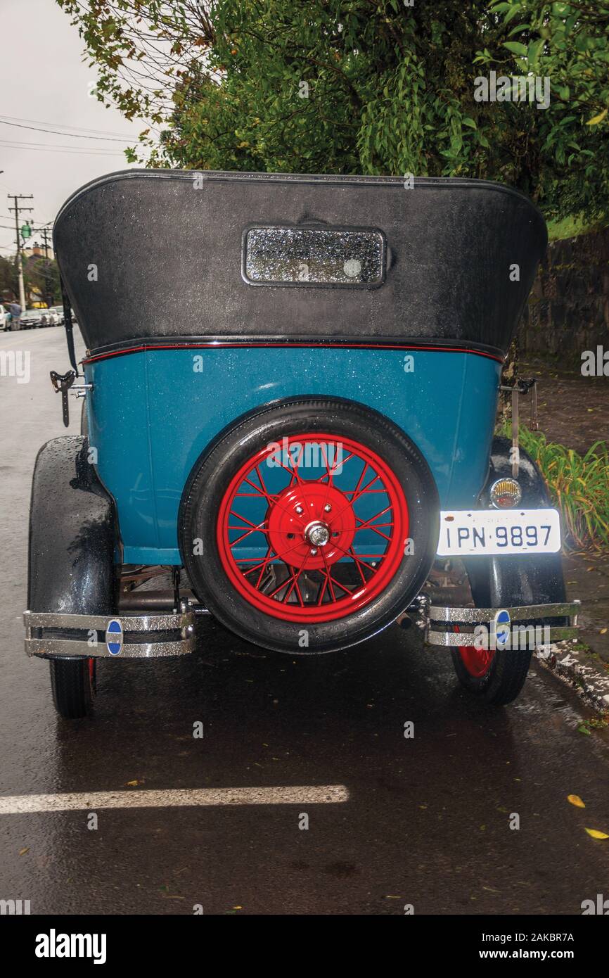 Classic Car Spare Tire On High Resolution Stock Photography And Images Alamy