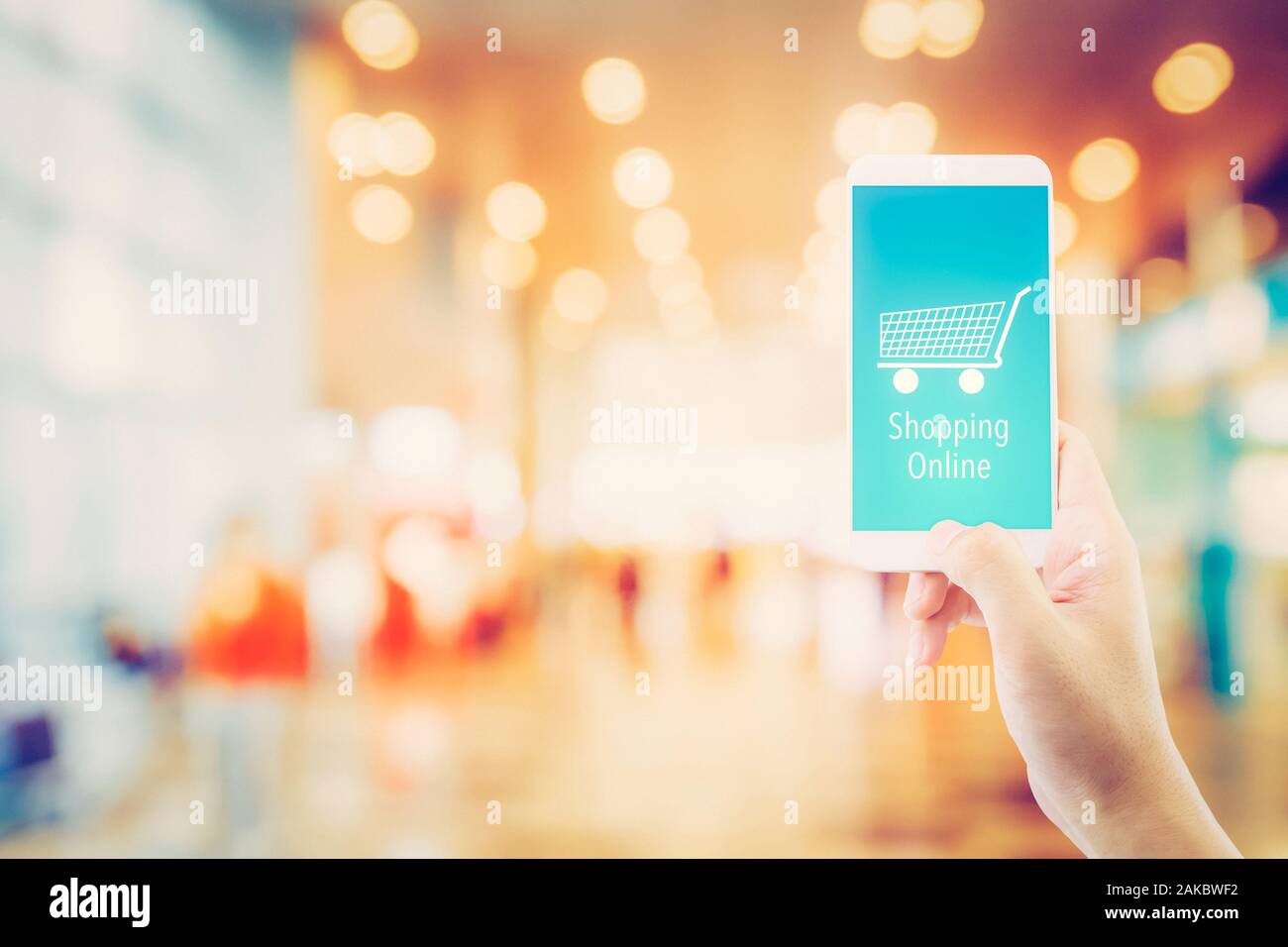Khám phá thế giới mua sắm chỉ với một chiếc điện thoại di động. Đặt hàng trực tuyến dễ dàng, nhanh chóng và tiết kiệm thời gian nhất với các ứng dụng mua sắm trên điện thoại di động. 