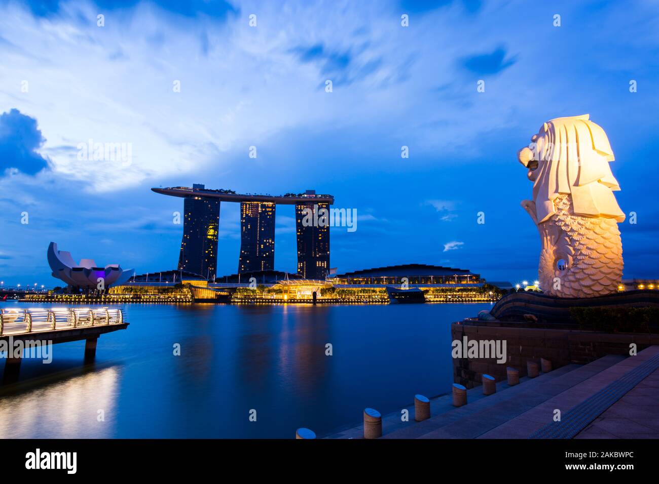 Singapore merlion sunrise hi-res stock photography and images - Alamy