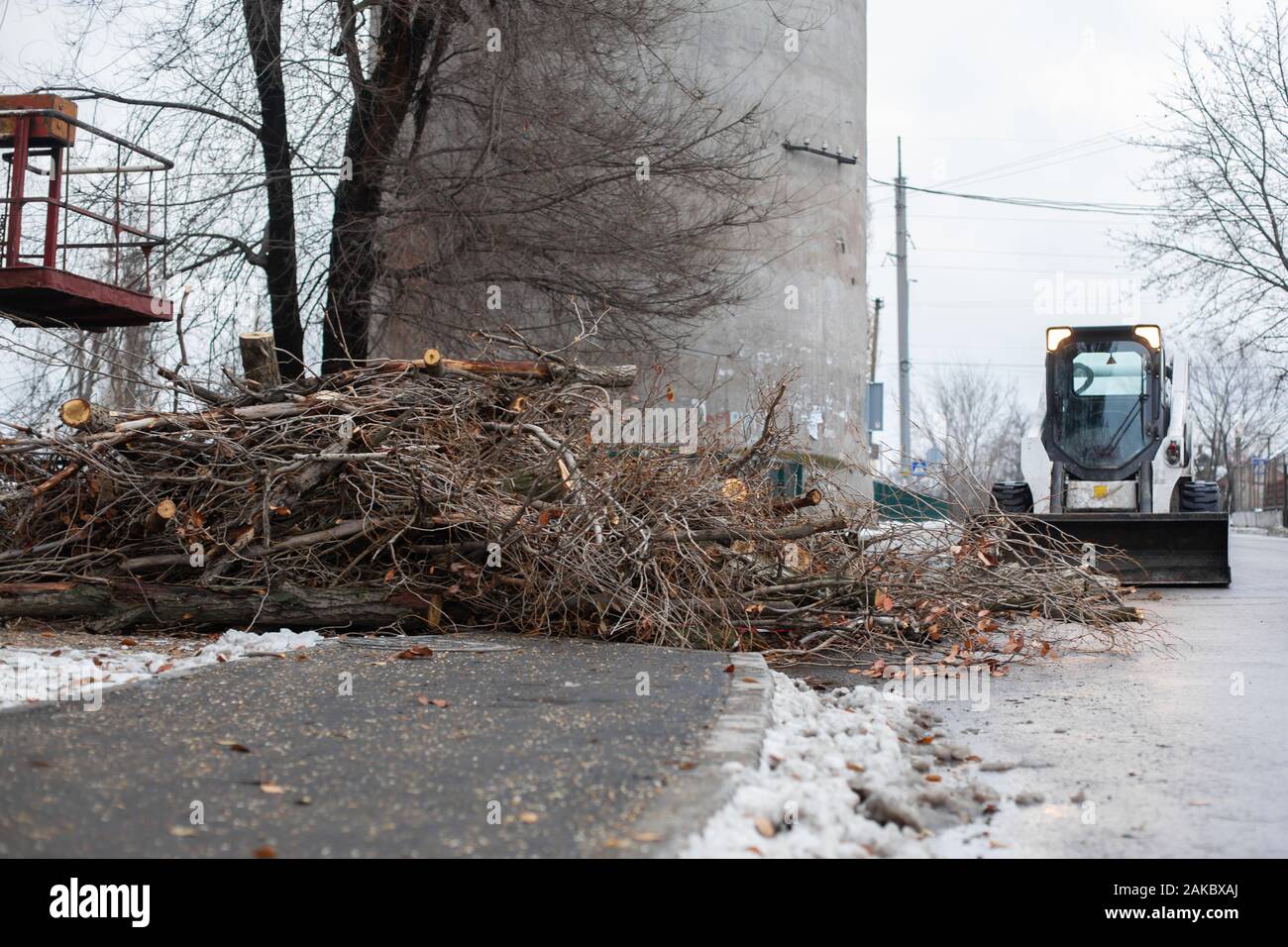 Fallen crane road hi-res stock photography and images - Alamy