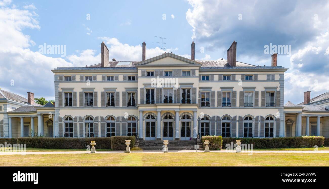 France, Yvelines (78), Montfort-l'Amaury, Groussay castle, the castle's facade Stock Photo