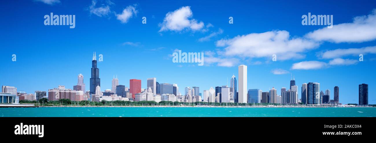 Illinois chicago city skyline overview hi-res stock photography and ...