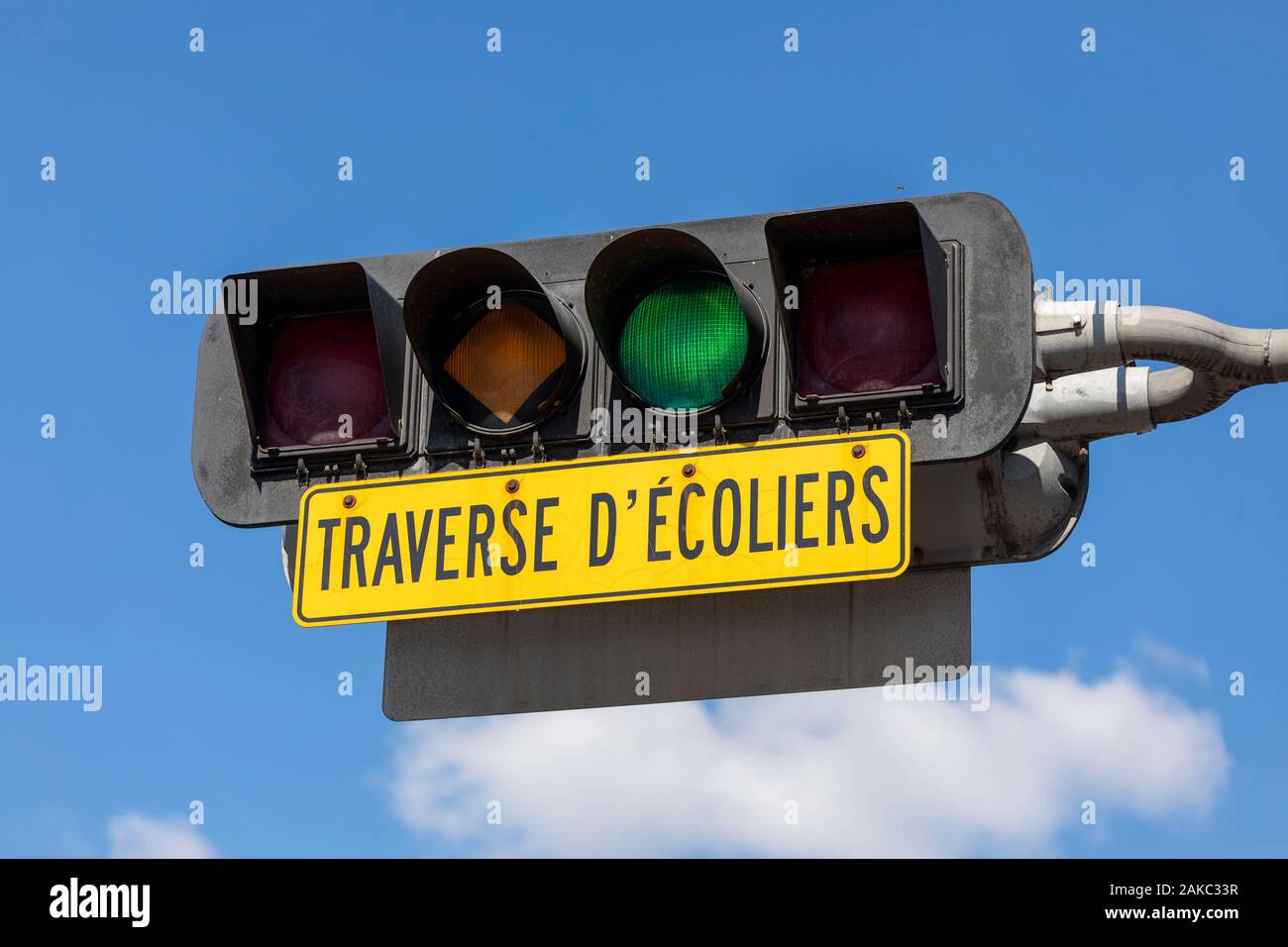 Canada, Province of Quebec, Montreal, traffic light and school sign