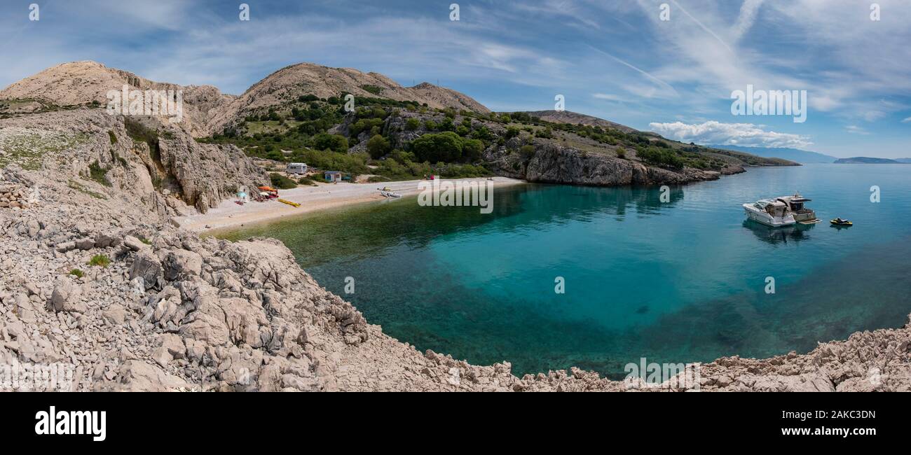Croatia, County of Primorje-Gorski Kotar, Kvarner bay , Krk island, Stara Baska, panoramic view of the paradise beach Uvala Zala and the summit of Mali Hlam (448m) Stock Photo