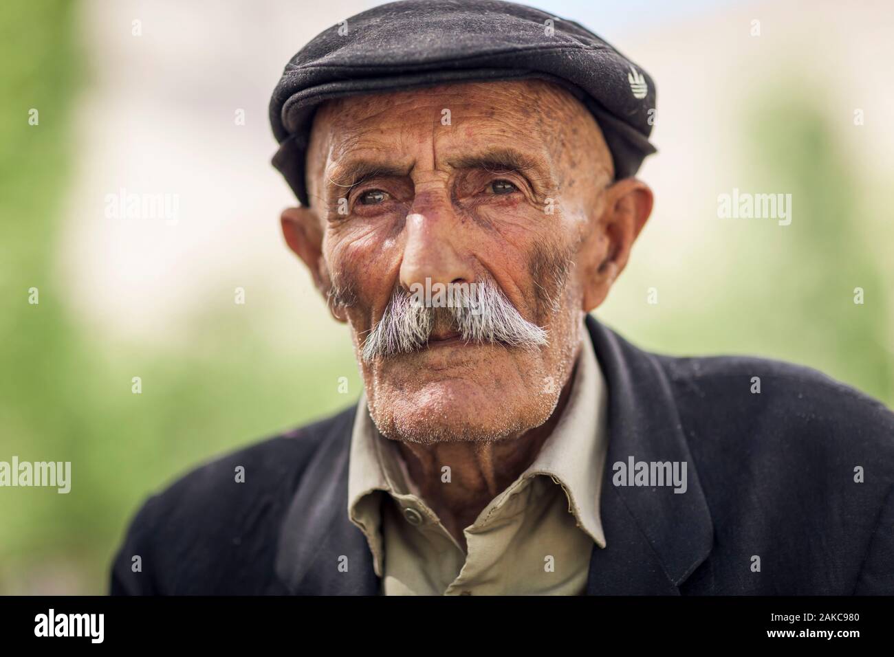 Tajikistan, Gorno-Badakhshan Autonomous Region, Vrang, portrait of an elderly Tajik man Stock Photo