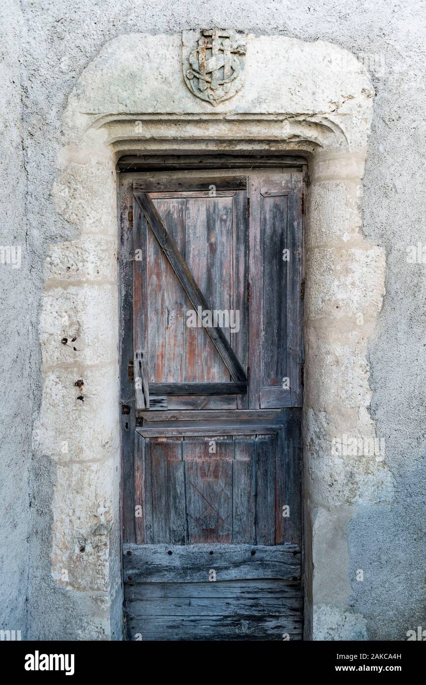 France, Occitania, Lot departement, Geopark of Quercy, old door in Escamps village Stock Photo