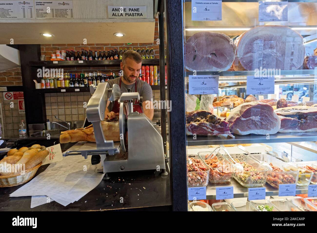 Italy, Liguria, Genoa, via XX Settembre district, Il Panino Italiano, preparing of panini on request, via Roccatagliata Ceccaldi 30r Stock Photo