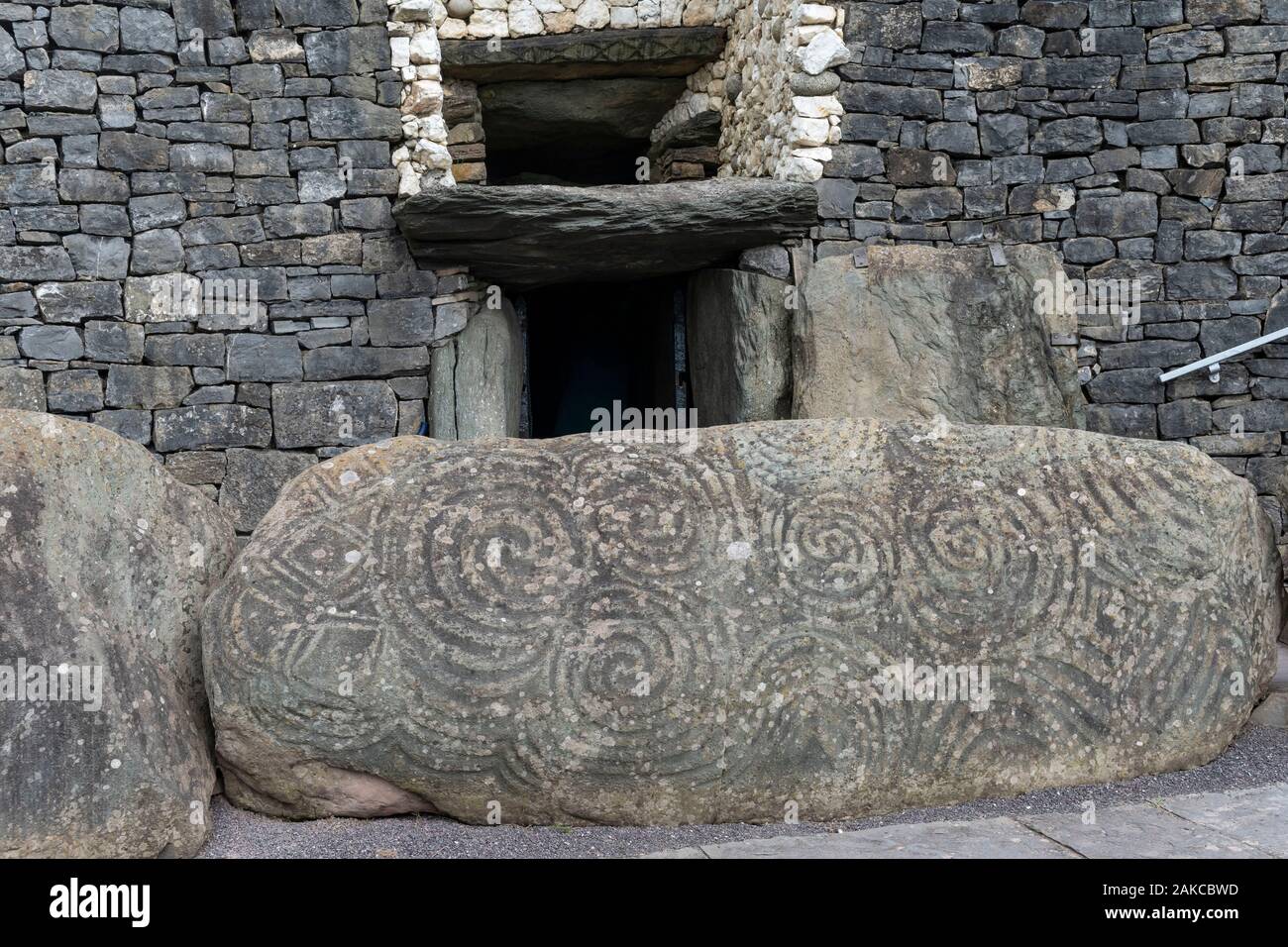 Ireland, Meath county, Bru Na Boinne archeological site of Newgrange at the World Heritage of Humanity by Unesco, the main entrance Stock Photo