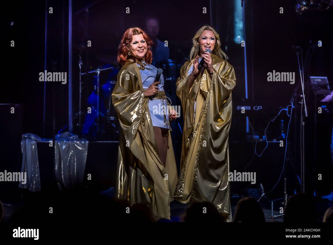 Odense, Denmark. 07th, November 2019. The international acclaimed Abba tribute show The Show - a Tribute to Abba is running at Odeon in Odense. Here singers Camilla Dahlin (R) and Katja Nord (L) are seen live on stage. (Photo credit: Gonzales Photo - Camilla Lundbye). Stock Photo