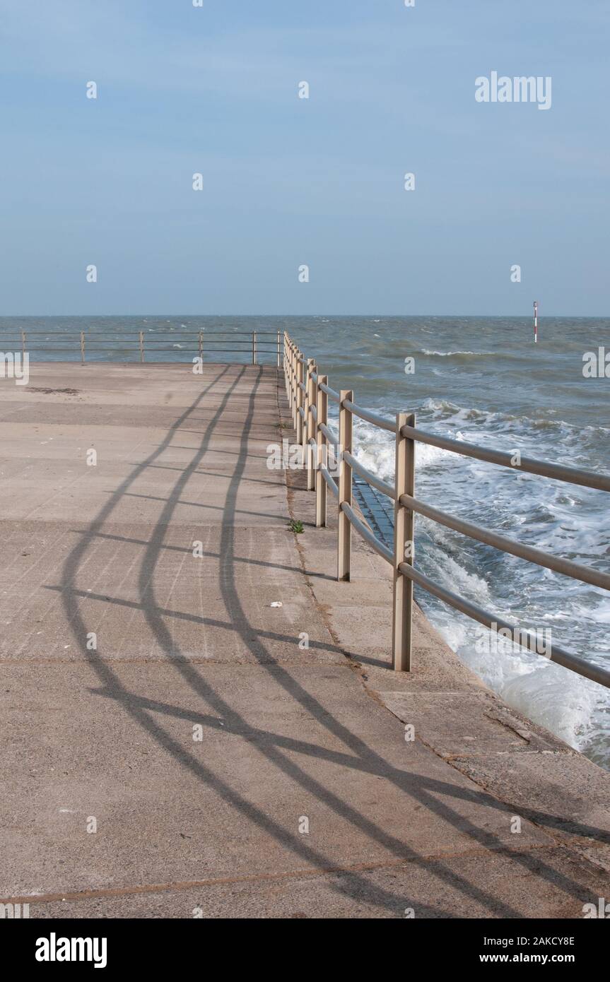 Seaside railings promenade hi-res stock photography and images - Alamy