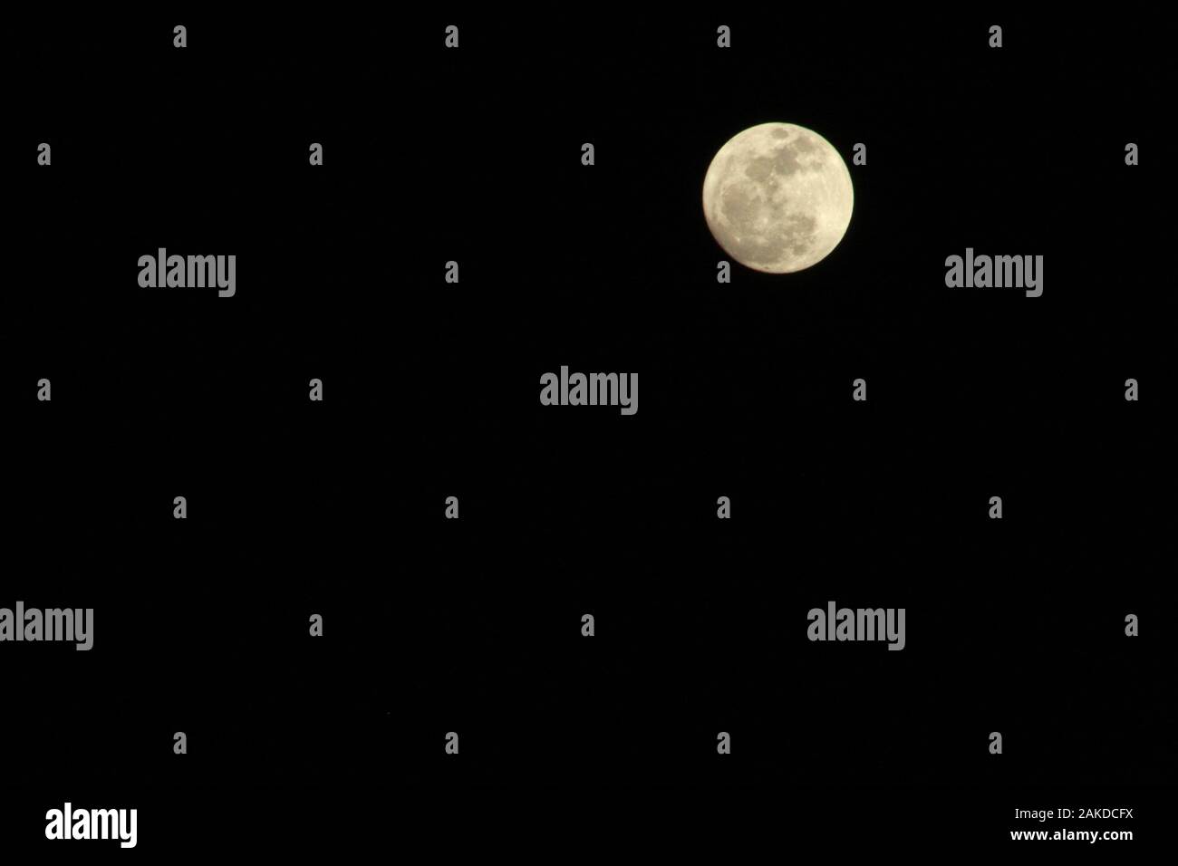 Full moon on the night sky Stock Photo - Alamy