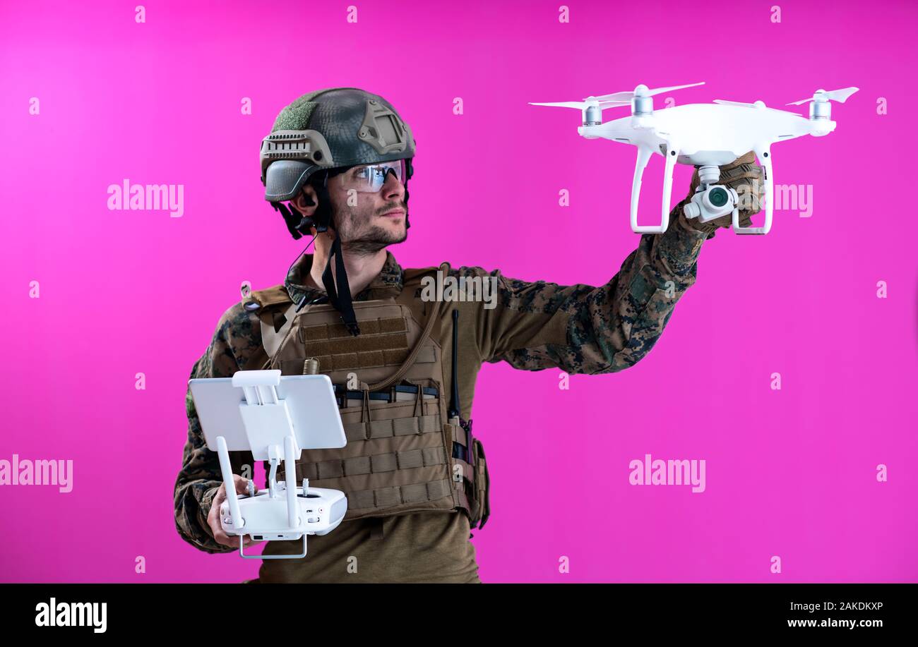 modern warfare soldier as drone pilot technician Stock Photo - Alamy