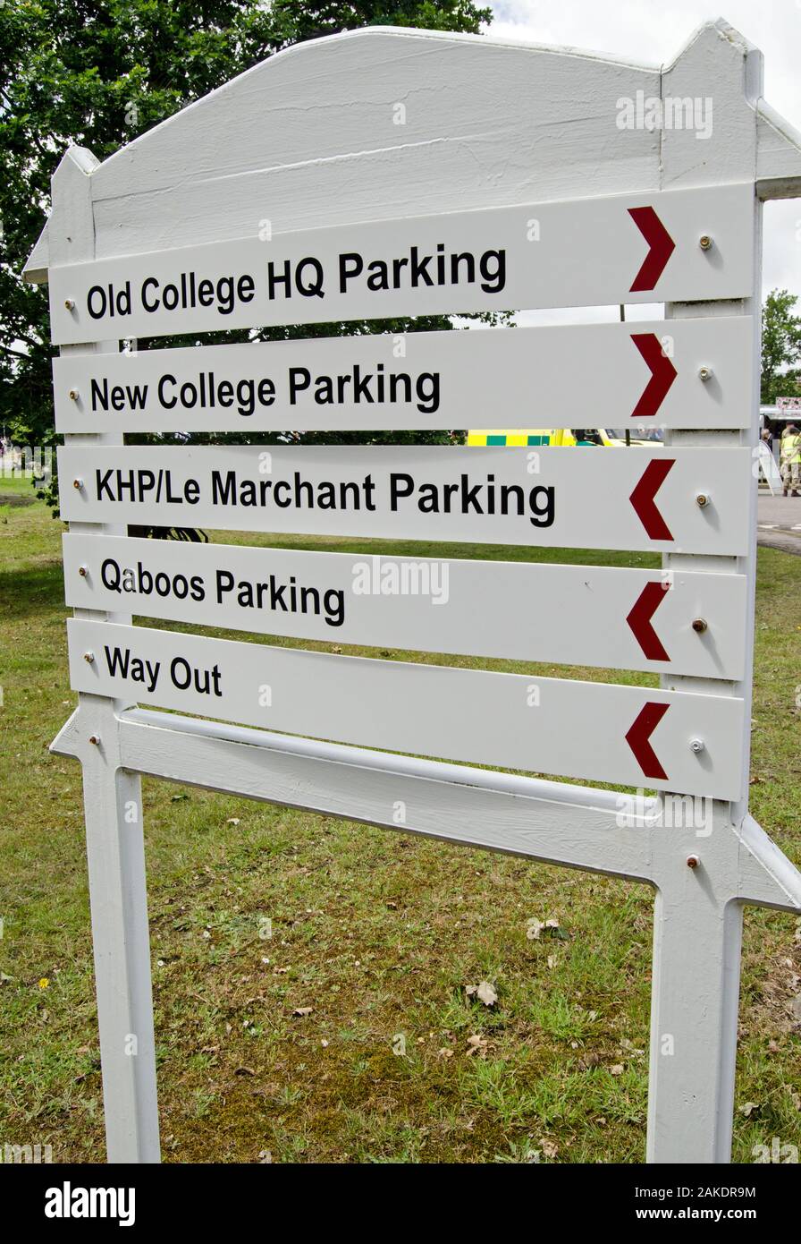 Sandhurst, Berkshire, UK - June 16, 2019:  Signpost for traffic in the famous army  training school - Sandhurst Military Academy.  The institution tra Stock Photo
