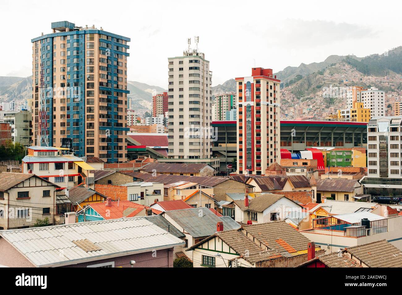 Background houses in la paz hi-res stock photography and images - Alamy