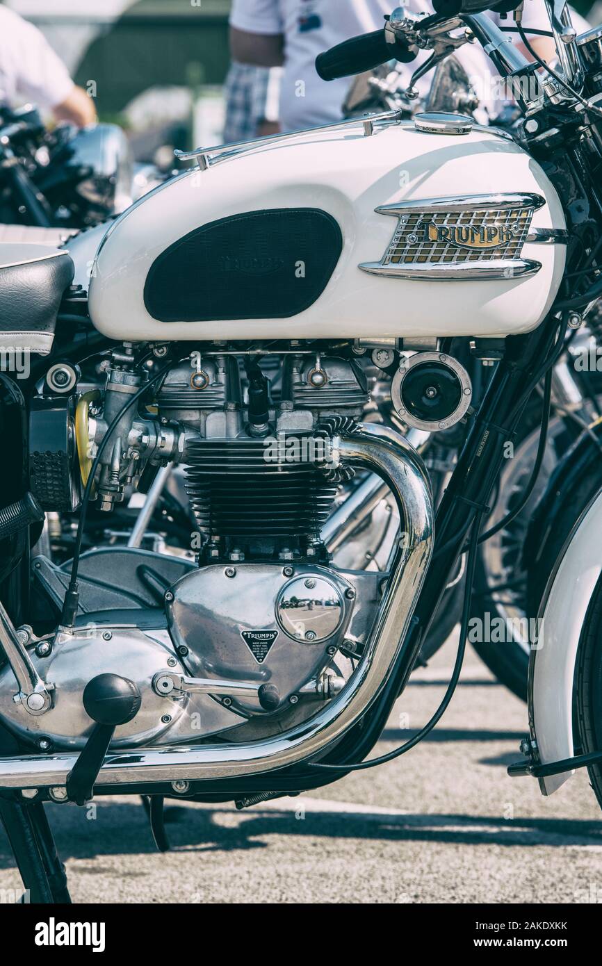 Triumph bonneville vintage hot sale