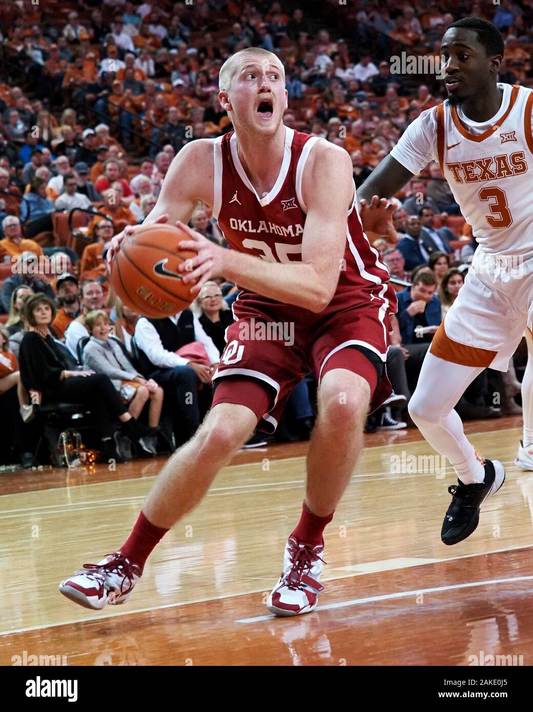 Jason Manek Texas, USA. 8th Jan, 2020. Brady Manek #35 of the Oklahoma Sooners in ...