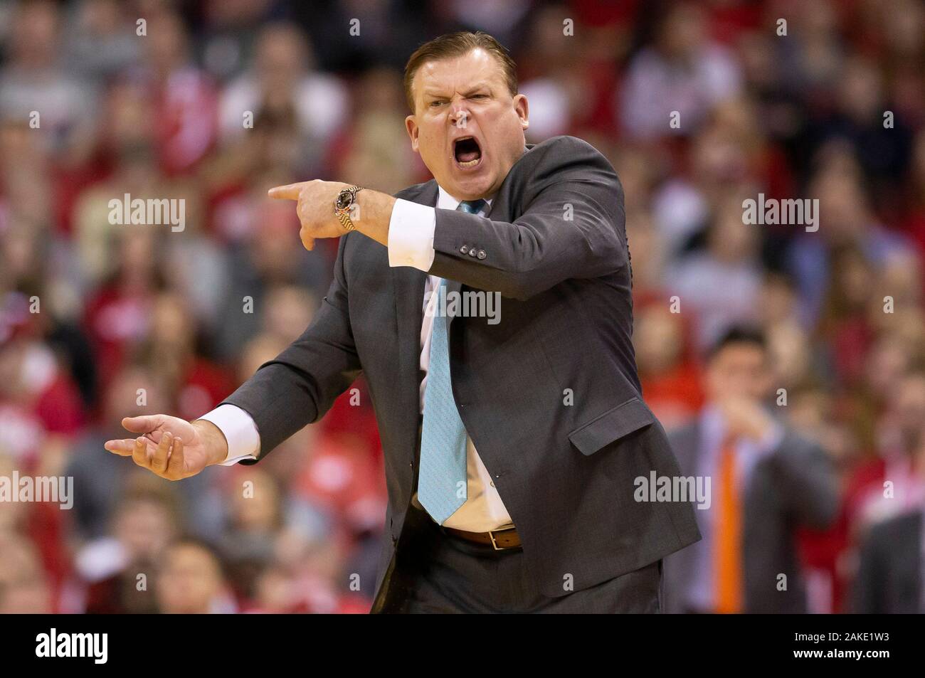 Madison, WI, USA. 8th Jan, 2020. Illinois head coach Kevin Underwood during the NCAA Basketball game between the Illinois Fighting Illini and the Wisconsin Badgers at the Kohl Center in Madison, WI. John Fisher/CSM/Alamy Live News Stock Photo