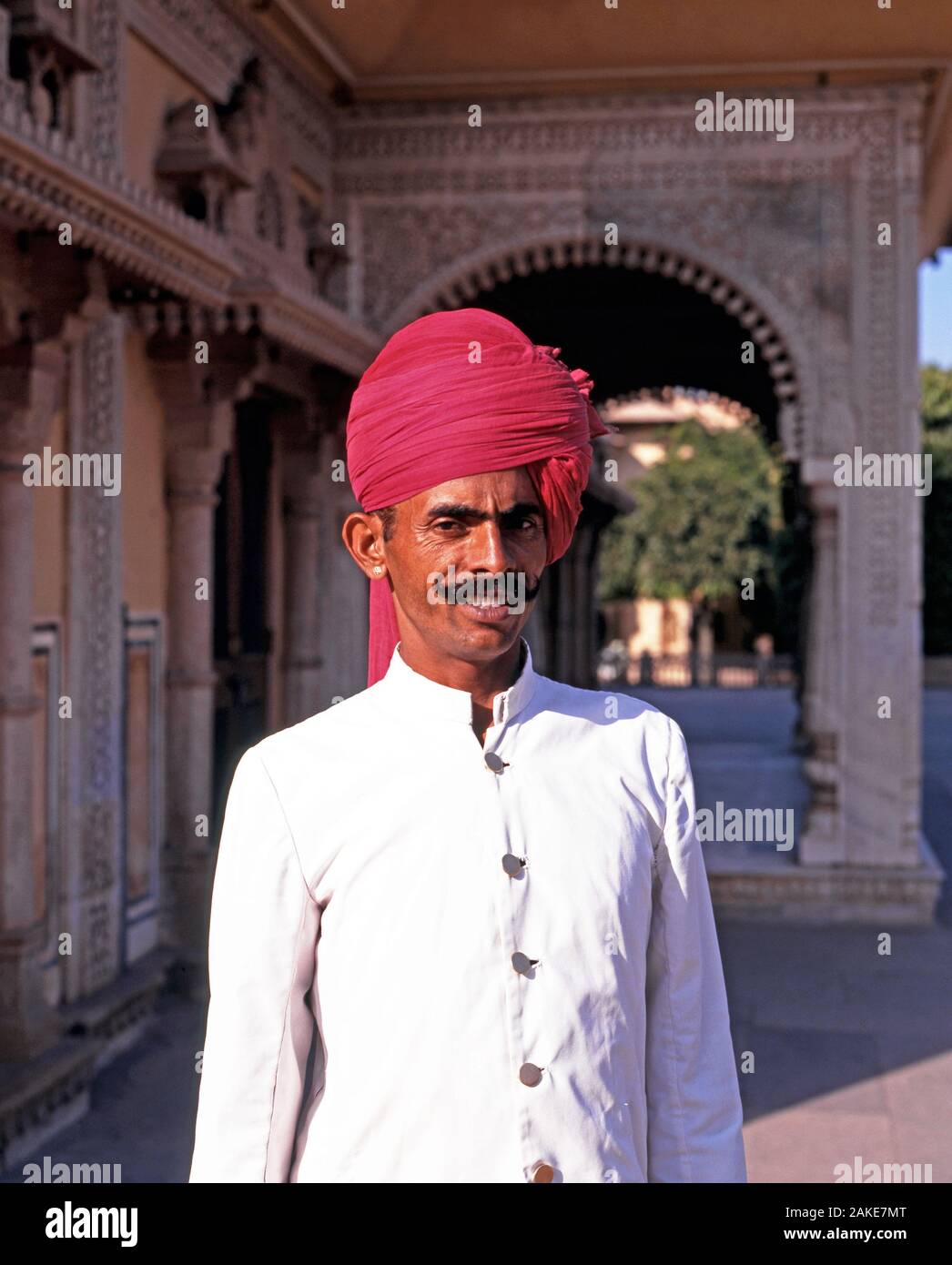 Indian man wearing turban hi-res stock photography and images - Alamy