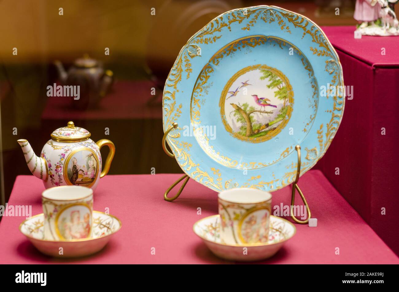Teapots and cups hires stock photography and images Alamy