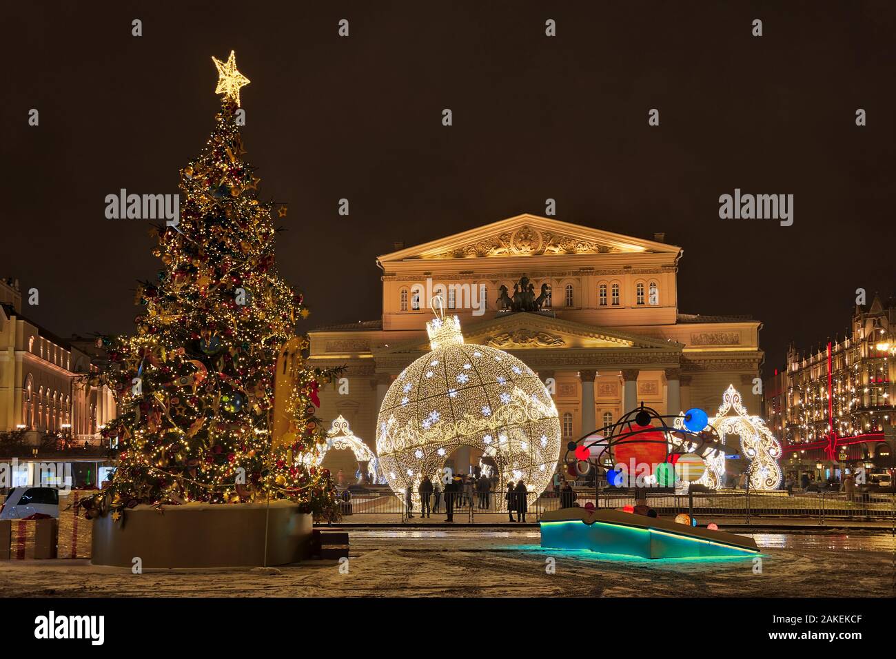 Christmas Decorations on Theater Square = Festive Christmas decorations on  Theater Square in one evening before New Year's Yeve. Beautiful building  Stock Photo - Alamy