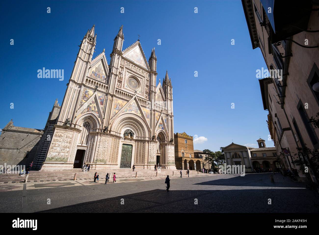 Orvieto. Umbria. Exterior view of Orvieto Cathedral (Duomo di Orvieto; Basilica Cattedrale di Santa Maria Assunta), Gothic style, built 1290-1591, Pia Stock Photo