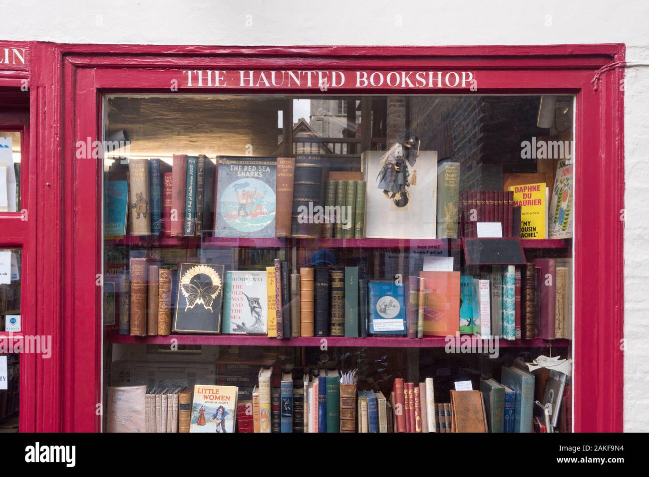 UK, England, Cambridgeshire, Cambridge, St. Edward's Passage, The Haunted Bookshop Stock Photo