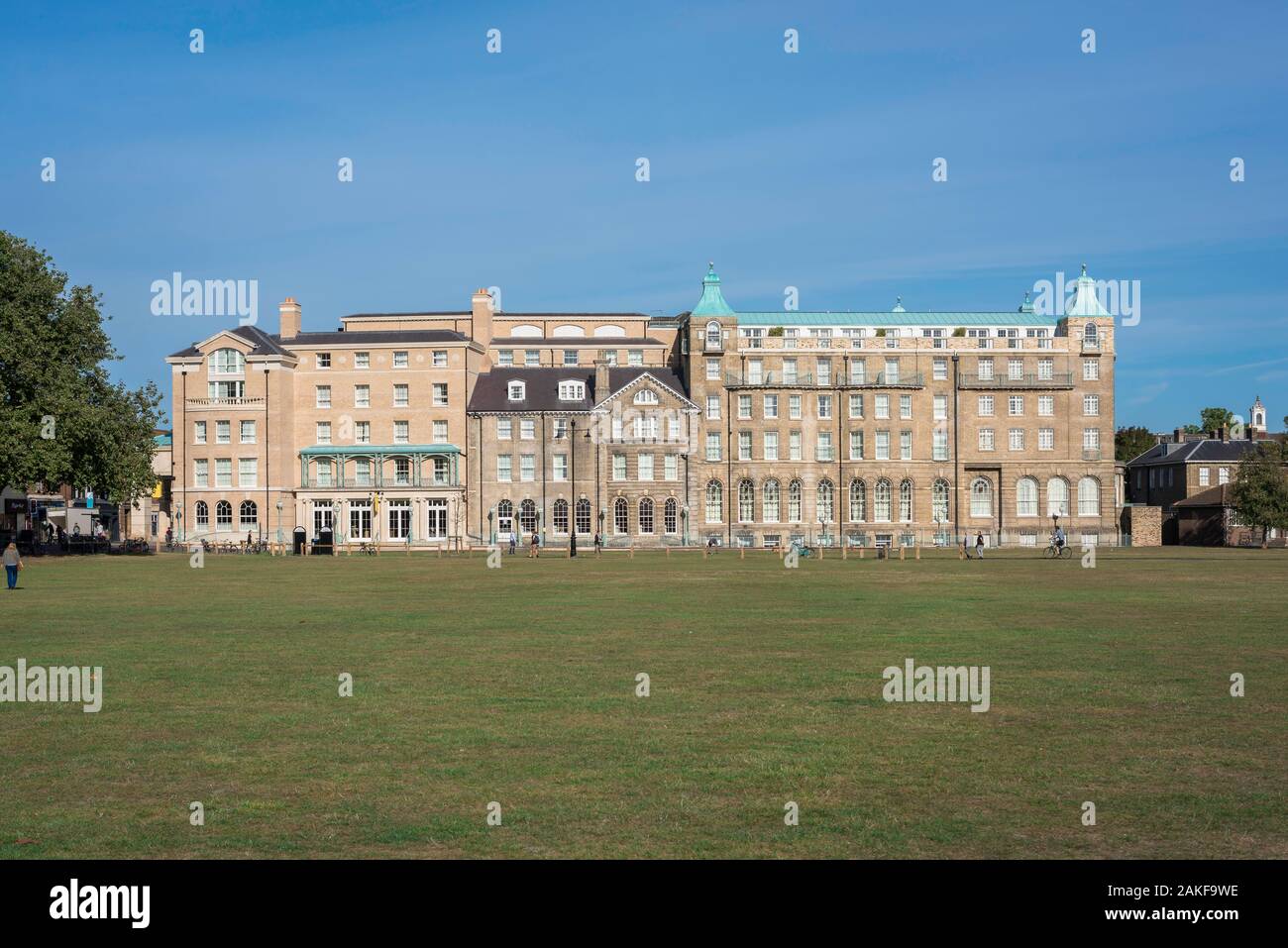 University Arms Hotel Cambridge, view across Parker's Piece towards the landmark University Arms Hotel in the center of Cambridge, England, UK. Stock Photo