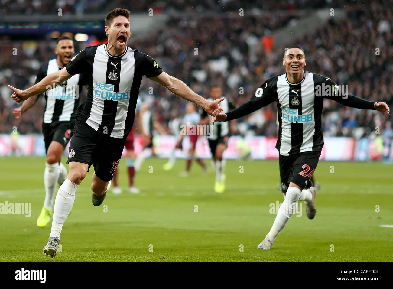 Federico Fernandez of Newcastle United celebrates after scoring a goal to make it 0-2 - West Ham United v Newcastle United, Premier League, London Stadium, London, UK - 1st November 2019  Editorial Use Only - DataCo restrictions apply Stock Photo