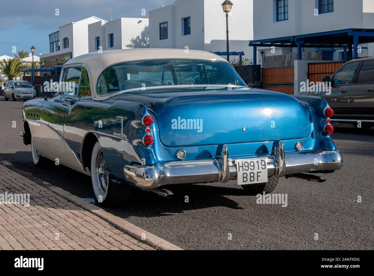 Vintage 1950s car rear view hi-res stock photography and images - Alamy