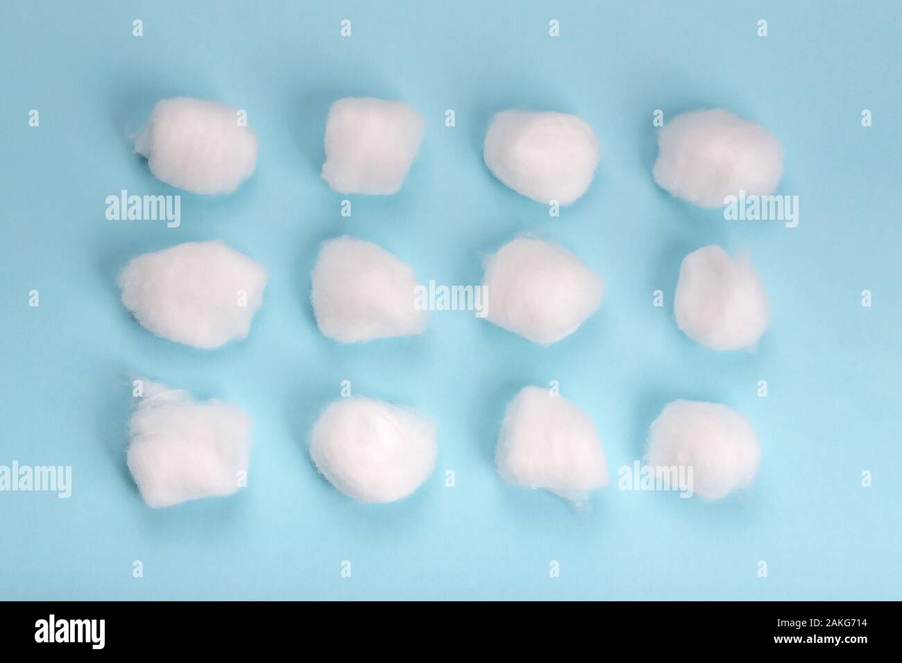 Cotton balls hi-res stock photography and images - Page 3 - Alamy