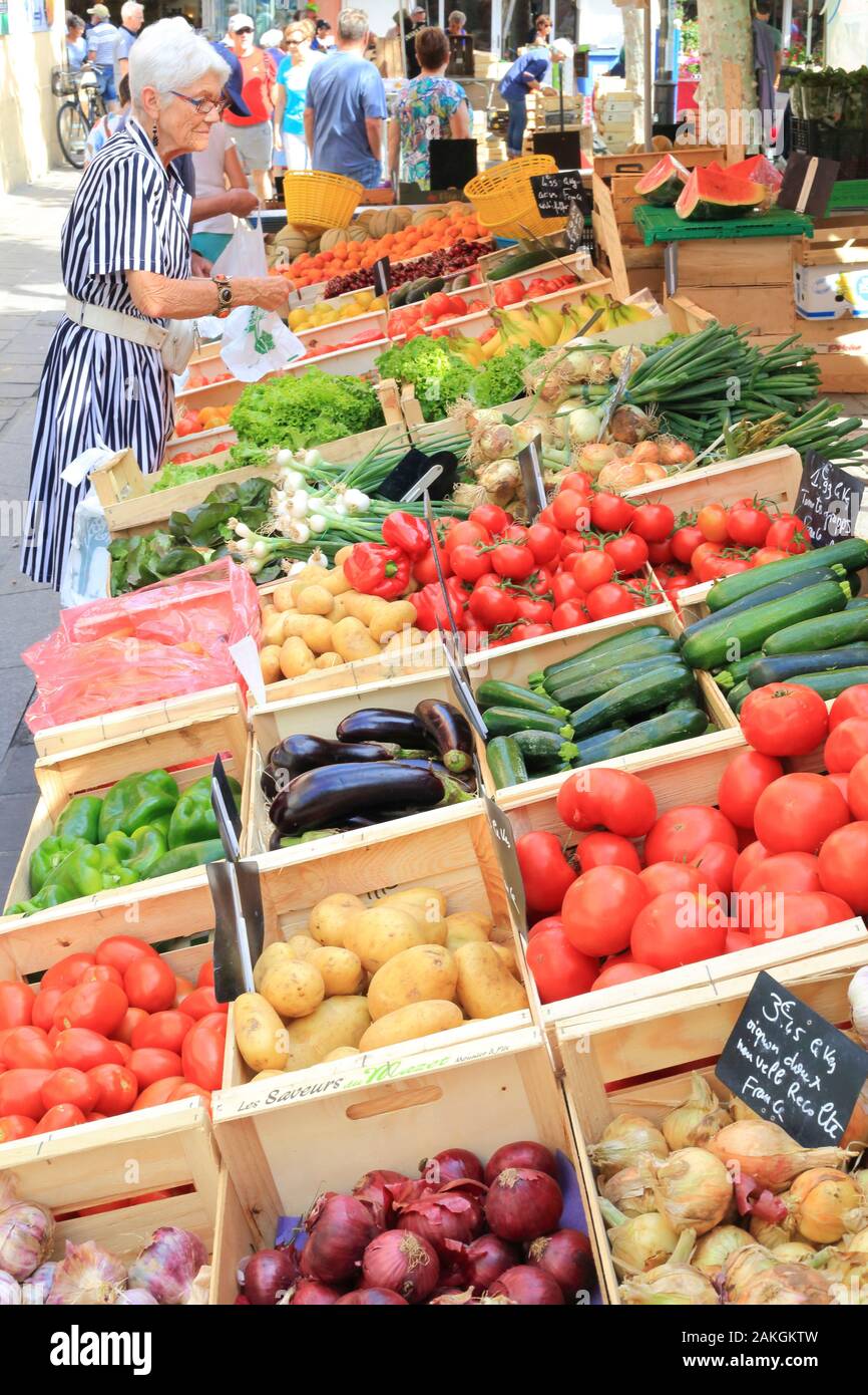 France, Gard, Petite Camargue, Le Grau-du-Roi, Place de la Republique, market, fruit and vegetable seller Stock Photo