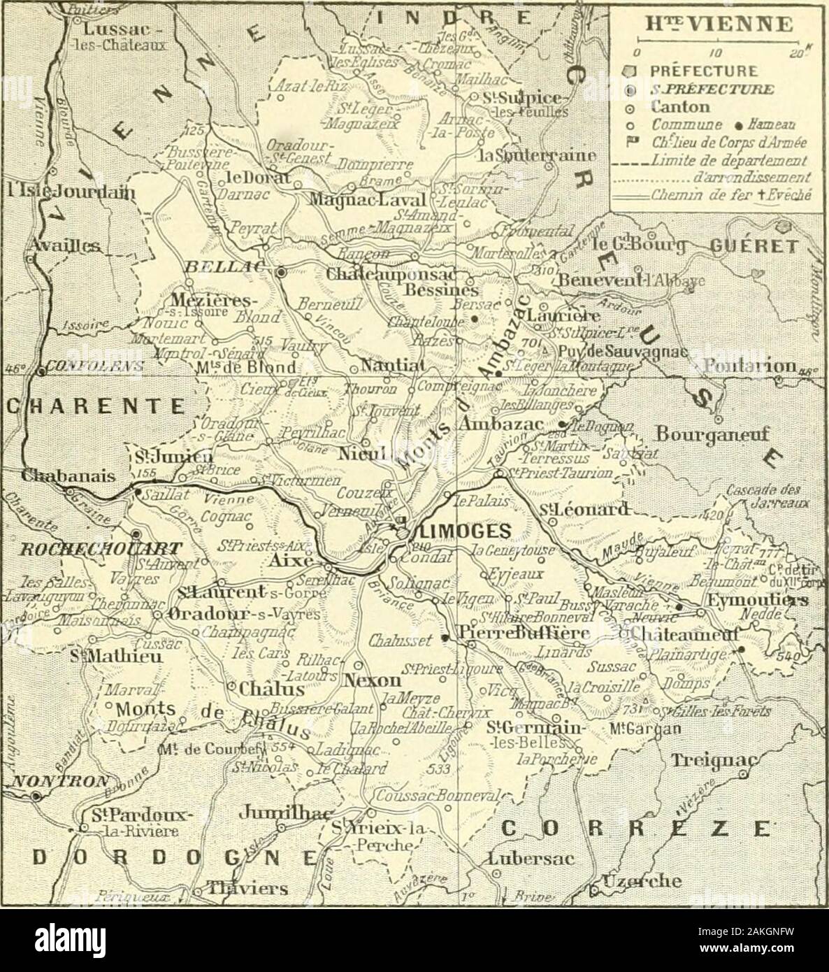 Larousse universel en 2 volumes; nouveau dictionnaire encyclopédique publié sous la direction de Claude Augé . de vin Luvigne de labbé, vigne fructu situation, disposition agréable /? te, celles que lon cultive en plein vent en gênerai dans les vignes .par opposition aux pêches despalier. Allus. bibl.V. Naboto. — En&gt; Y l.  itic. Au p29 VIG HTF VIENNE O PREFECTURE$ SJVtèFECTZ/ZÏE o Canton o Commune • aamemr° Chlieu de Corps d Armée Limite de département . darrondissement^Chemin de fer ïEvëché. vignes françaises, les plus cultivées sont : vignes àraisins rouges alicante, aramon, cabernet, ca Stock Photo