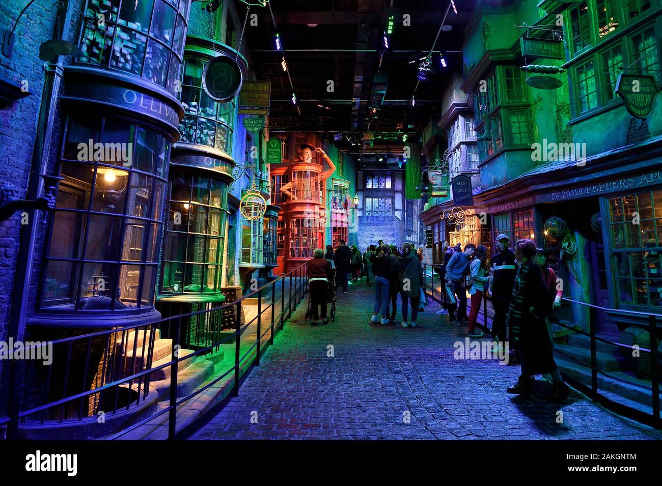 Harry potter diagon alley film set hires stock photography and images