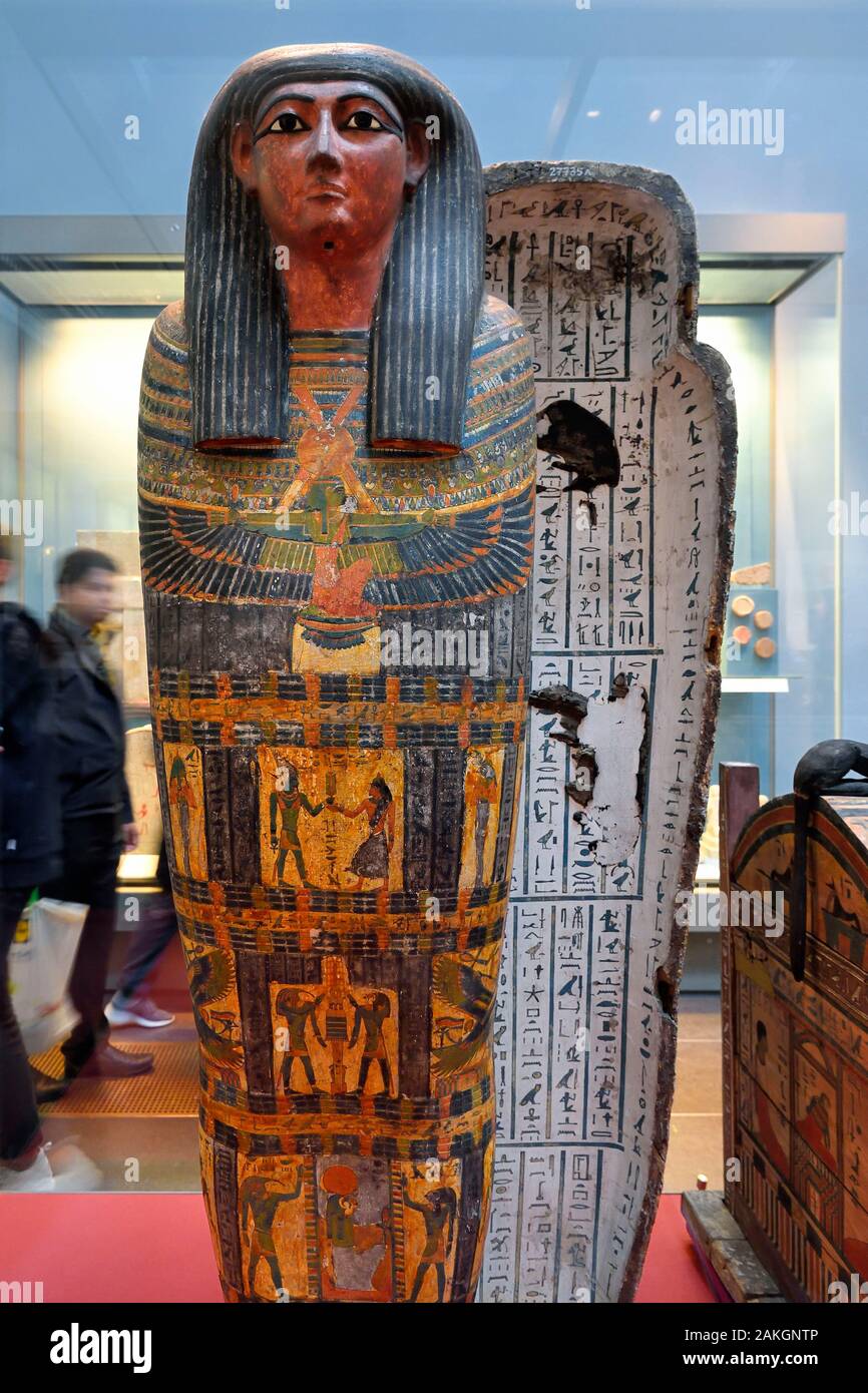 United Kingdom, London, Bloomsbury area, the British Museum, Ancient Egypt, painted wooden coffin of the Prophet of Montu Hor, 25th Dynasty, about 700 BC, from Thebes Stock Photo
