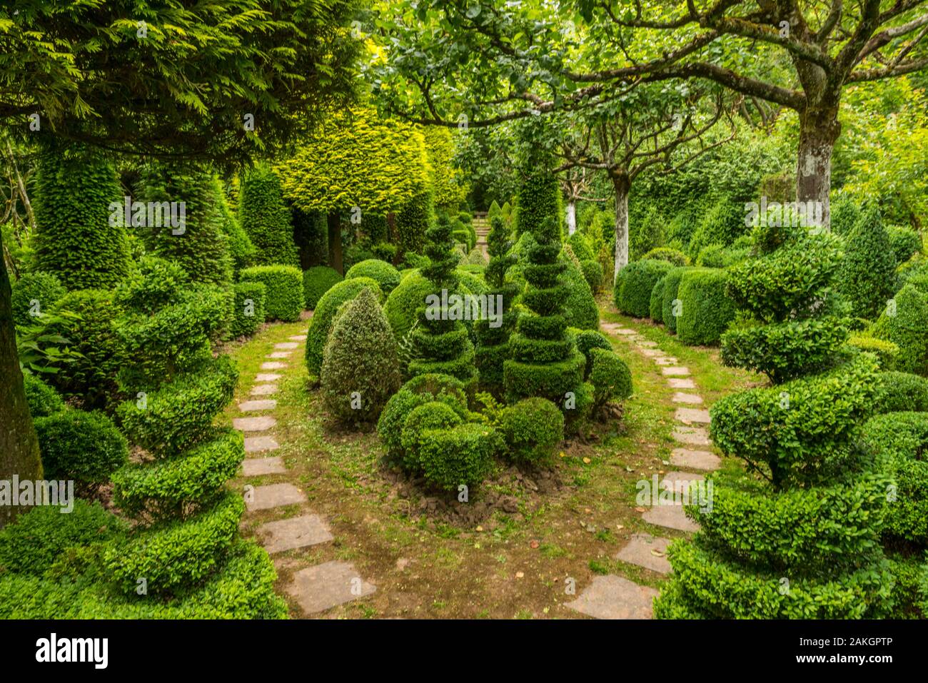 France, Pas de Calais, Séricourt, Les Jardins de Séricourt, park of more  than 4 hectares recognized as one of the most beautiful gardens of France  labeled Remarkable Garden by the Ministry of