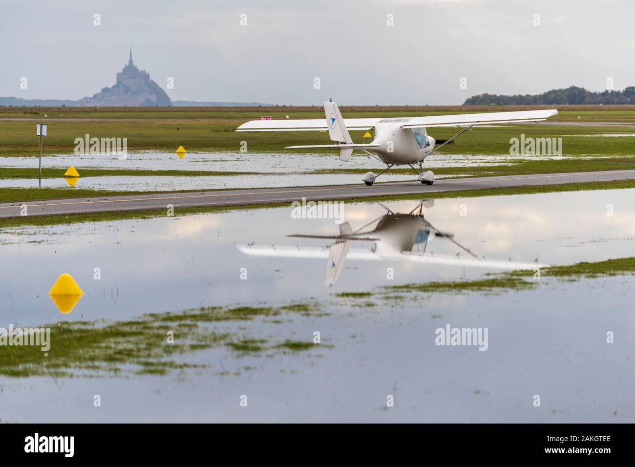 France, Manche, Avranches, Mont Saint Michel Bay listed as World Heritage by UNESCO, Abbey of Mont Saint Michel, aerodrome d'Avranches Val-Saint-Pere, small aircraft Stock Photo