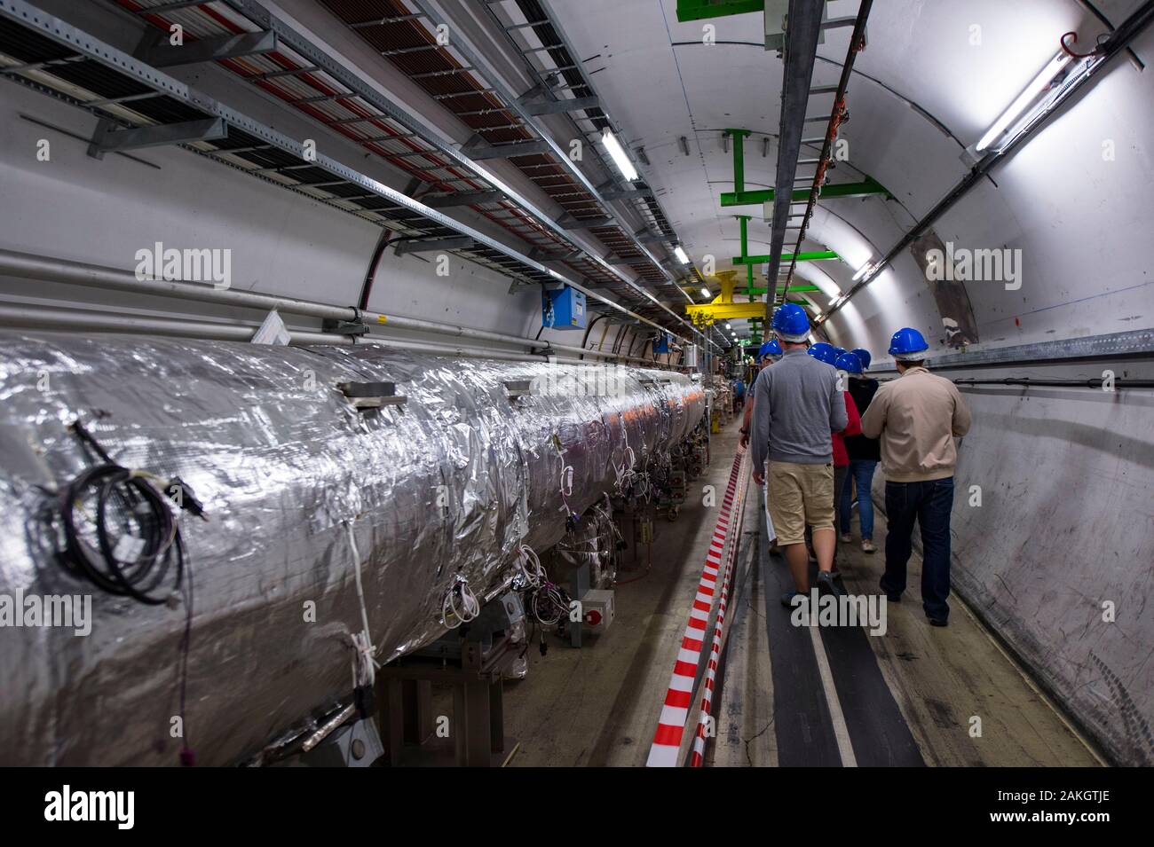 France, Switzerland, Cern, open door, visit to the 26.659 km tunnel housing the LHC particle accelerator: large hadron collider the tube contains the superconducting electromagnets Stock Photo