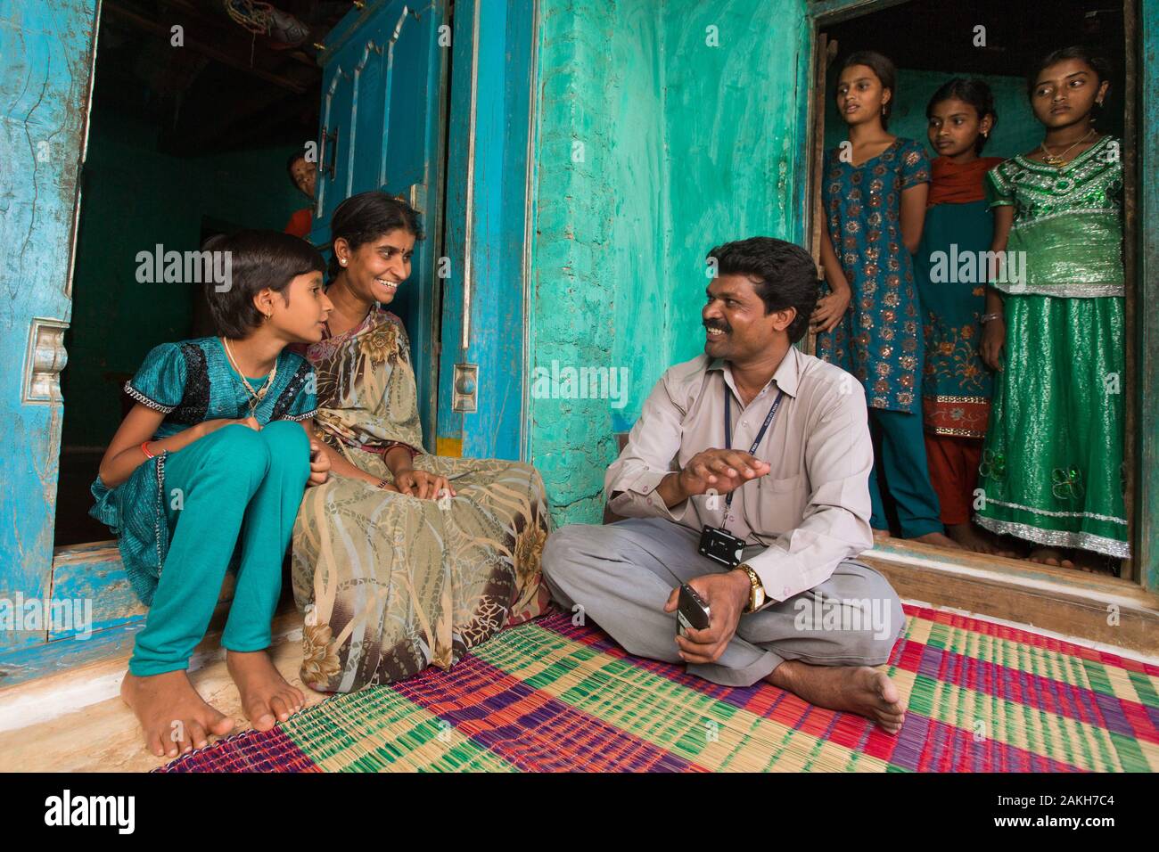 CAPTION: Gathering community data. Mobility India and CBM have partnered with Aptivate to develop a simple means of collecting key project-relevant da Stock Photo