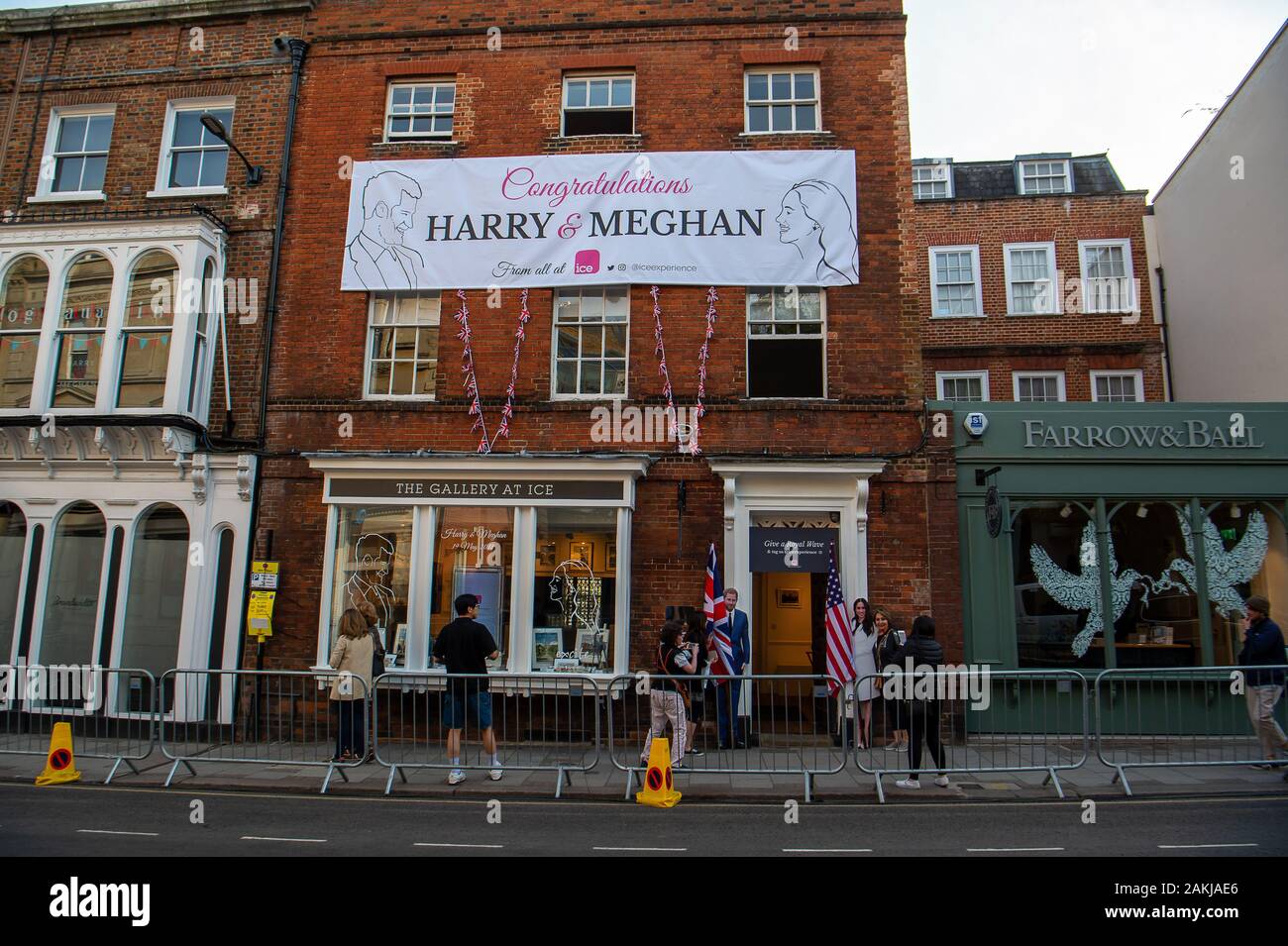 Windsor prepares for the Royal Wedding of Prince Harry and Meghan Markle. 18th May, 2018. A congraulations sign on a gallery in Windsor the night before Harry and Meghan’s wedding. Credit: Maureen McLean/Alamy Stock Photo