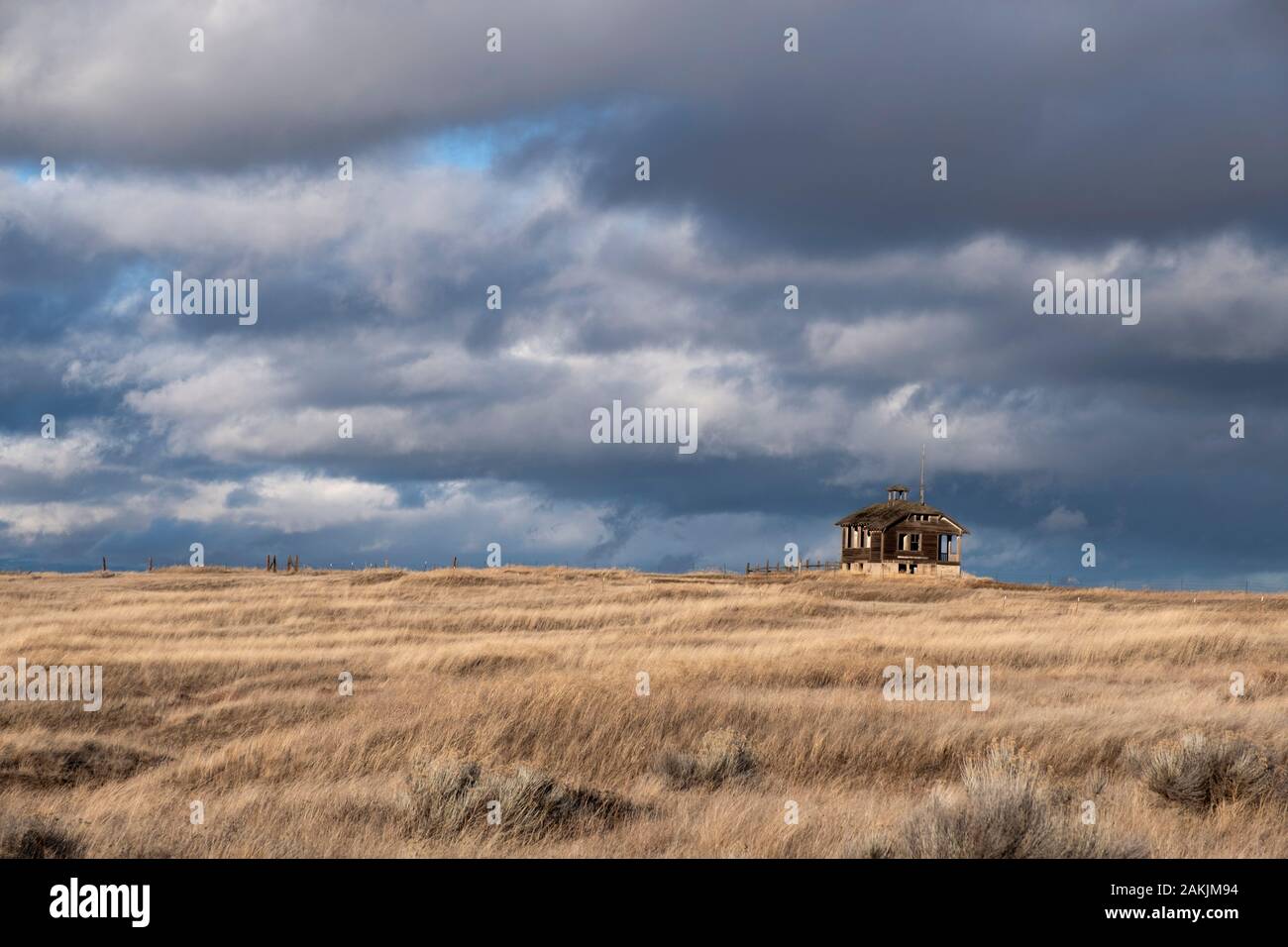 Abandoned one room schoolhouse Stock Photo