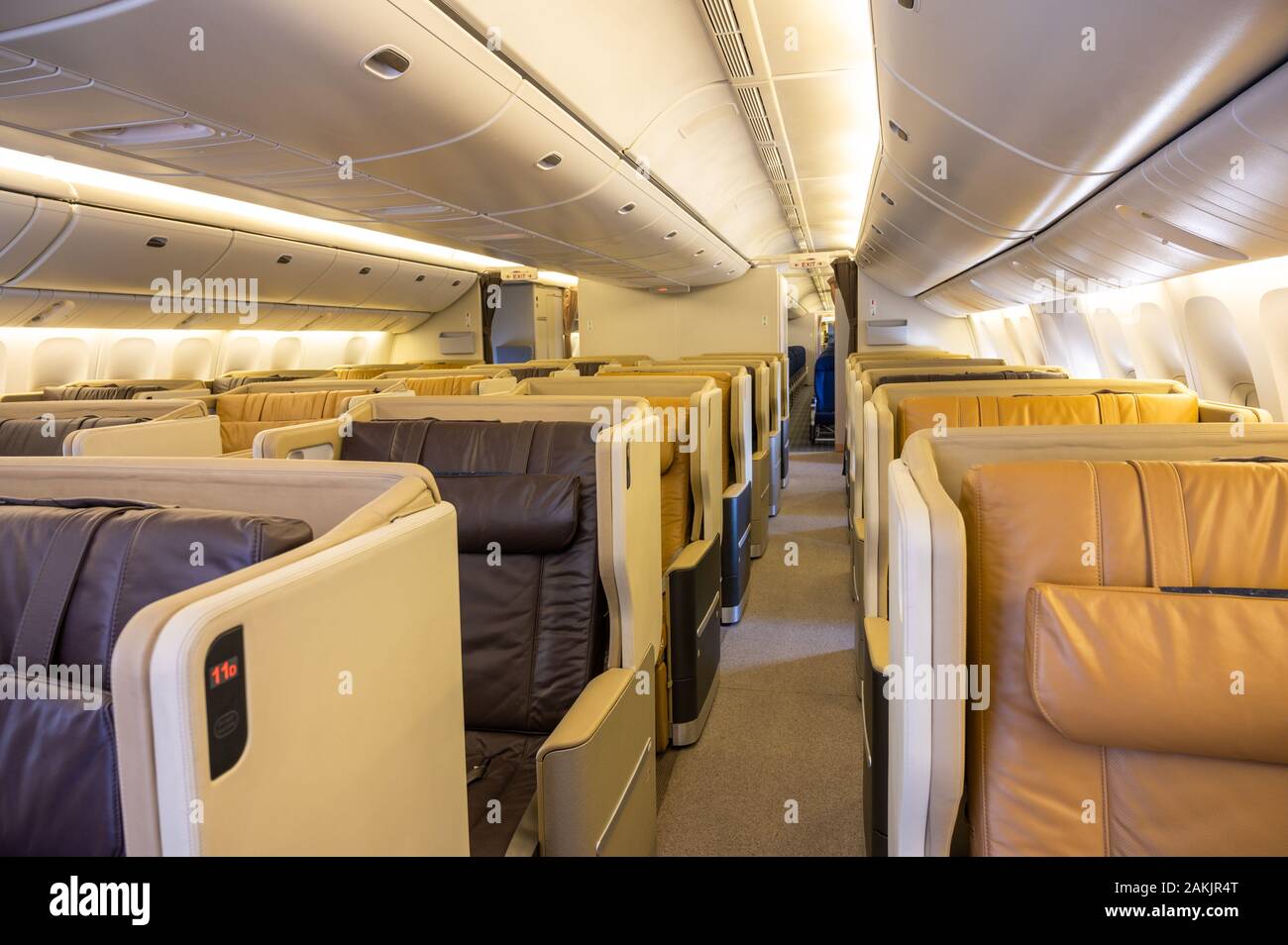 Boeing 777 Interior Hi Res Stock Photography And Images Alamy