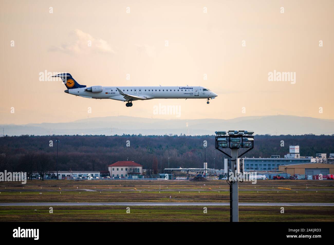 Crj 700 hi-res stock photography and images - Alamy
