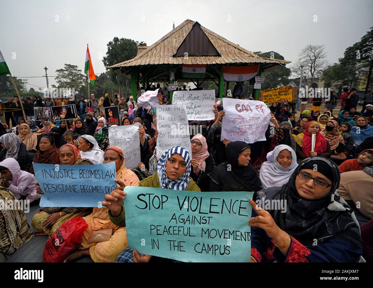 Non muslim pakistan hi-res stock photography and images - Alamy